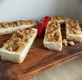 Apple Crumble Cheesecake Bars